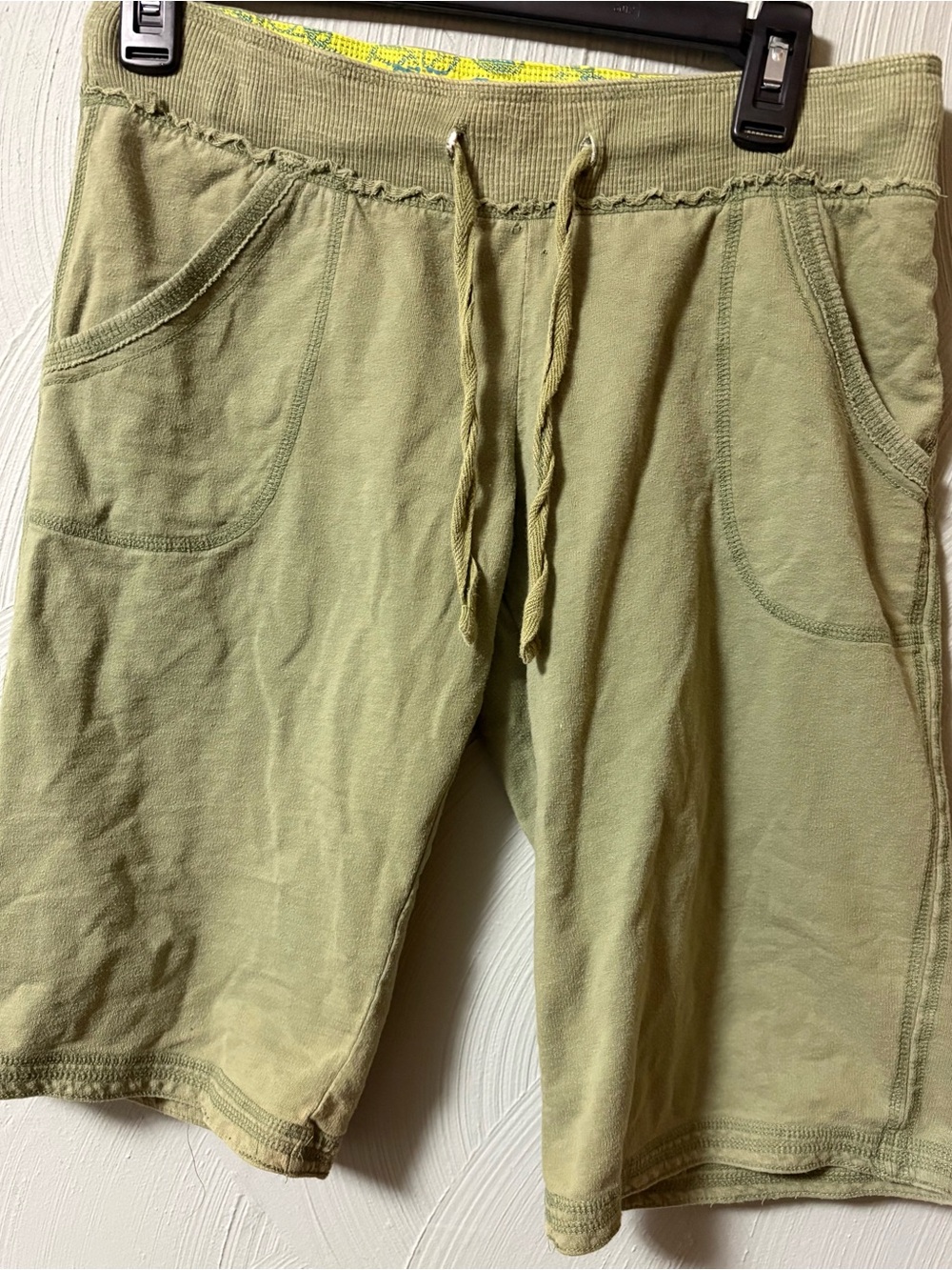 Y2K capri in Olive Green